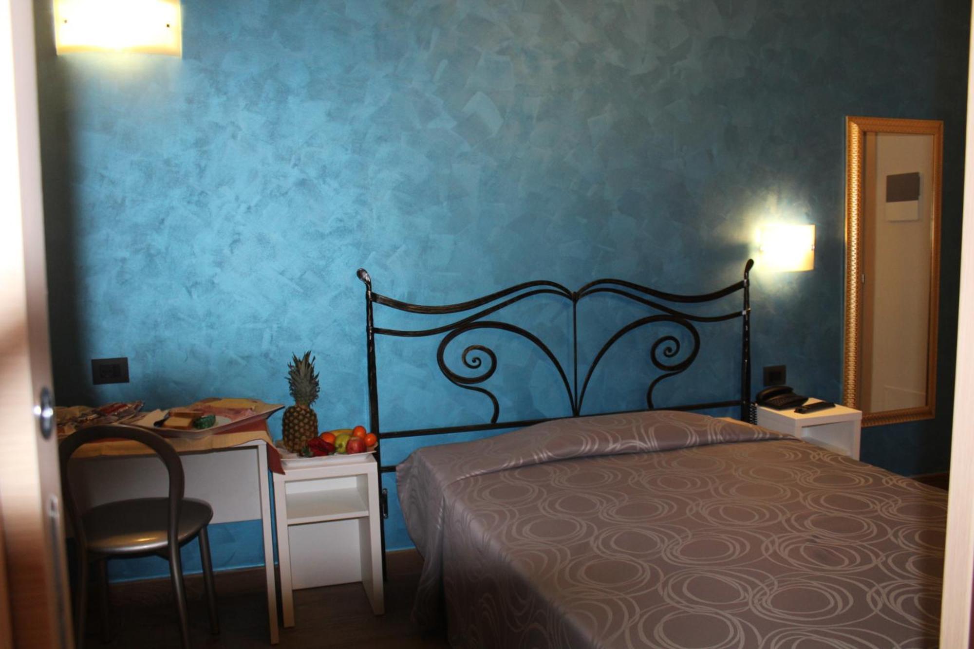 Hotel House Beatrice Milano Chambre photo